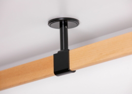 Ahorn-schwarz-Deckenmittelhalter-scaled