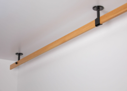 Esche-schwarz-Deckenhalter-komplett-scaled